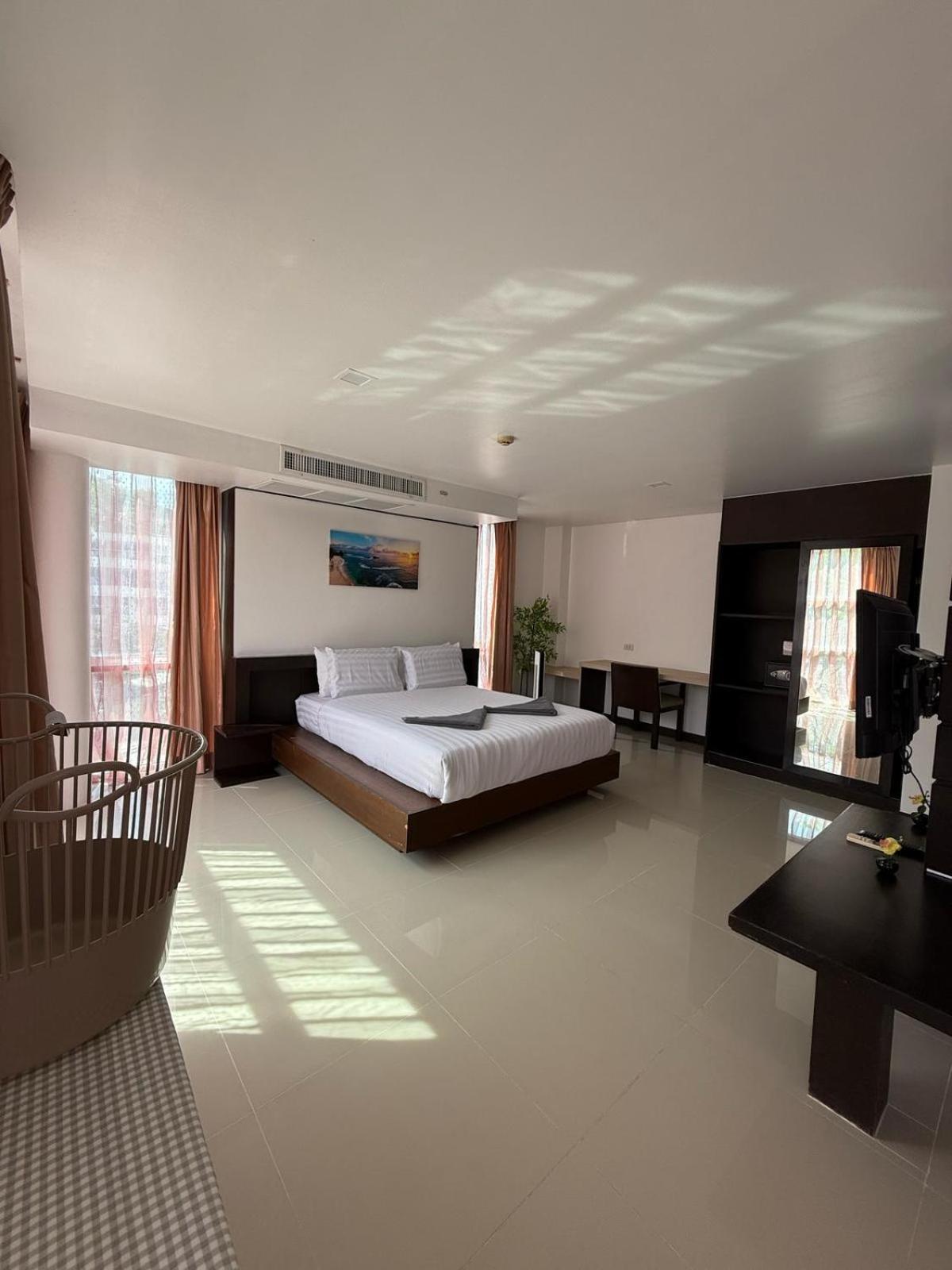 The Kris Lägenhetshotell Patong
