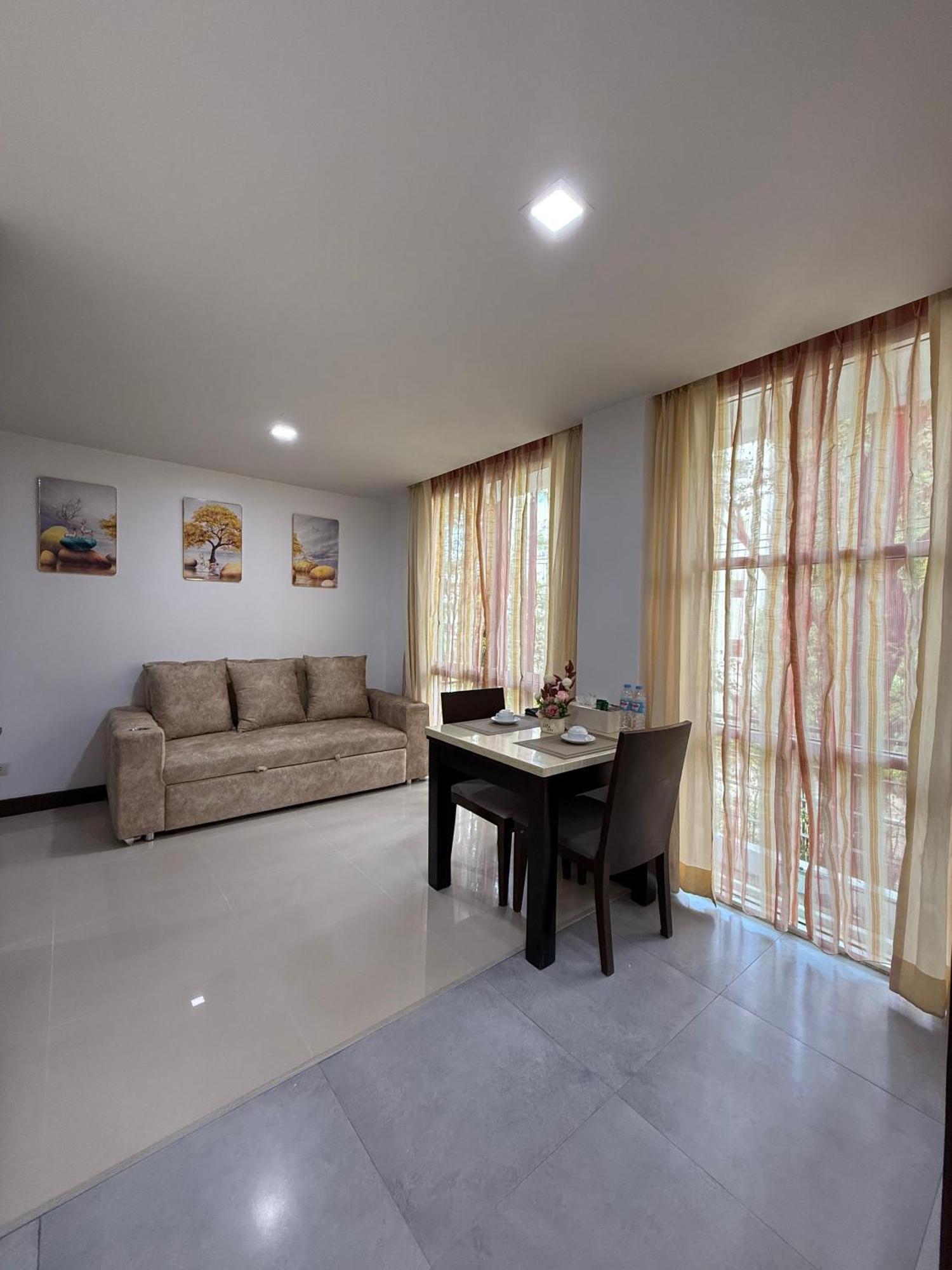Aparthotel The Kris Residence